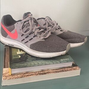 Nike Gray and Pink “Run swift”running Sneakers with Breathable Mesh